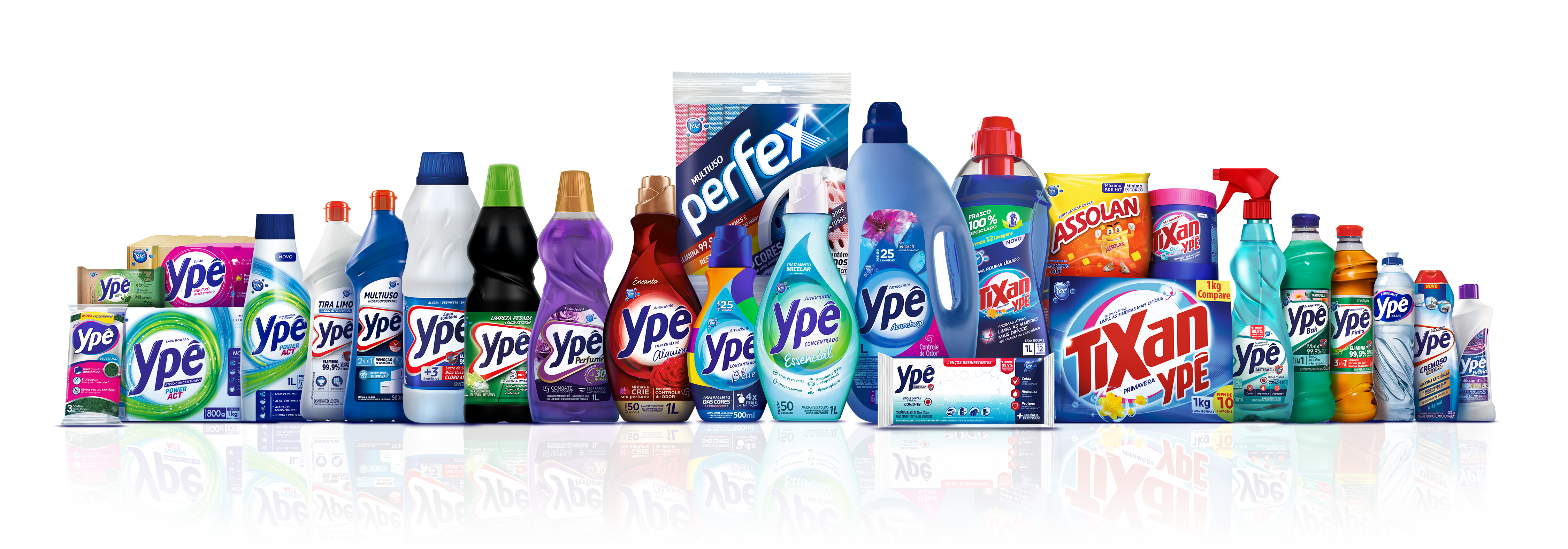 Na imagem é possivel ver diversos rotulos e embalagens de produtos da Ypê, iniciando da esquerda para direita, temos: sabão natural ypê, esponja não risca, sabão em barra ypê, ypê power act versão pó e líquida, cloro em gel ypê, multiuso ypê, água sanitária ypê, limpeza pesada, limpador perfumado, amaciante blue, amaciante essencial, panos perfex, amaciante tradicional, tíxan liquido, panos desinsetantes, tíxan em pó, assolan, tíxan tira manchas, multiuso antibac, desinfetante bak, desinfetante pinho, lava-louças neutro, multiuso cremoso, lustra móveis.